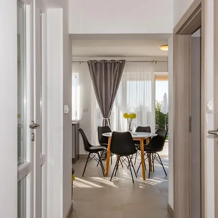 Lida, A Modern With A Fantastic Sea View *