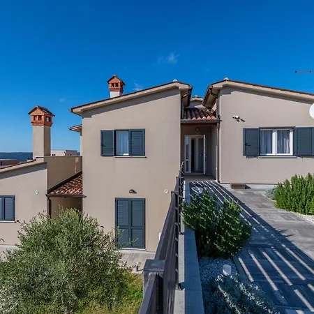 Villa Lida, A Modern With A Fantastic Sea View Stanisovi